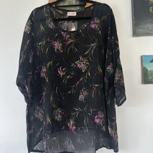 21 Silk Top – Bouquet