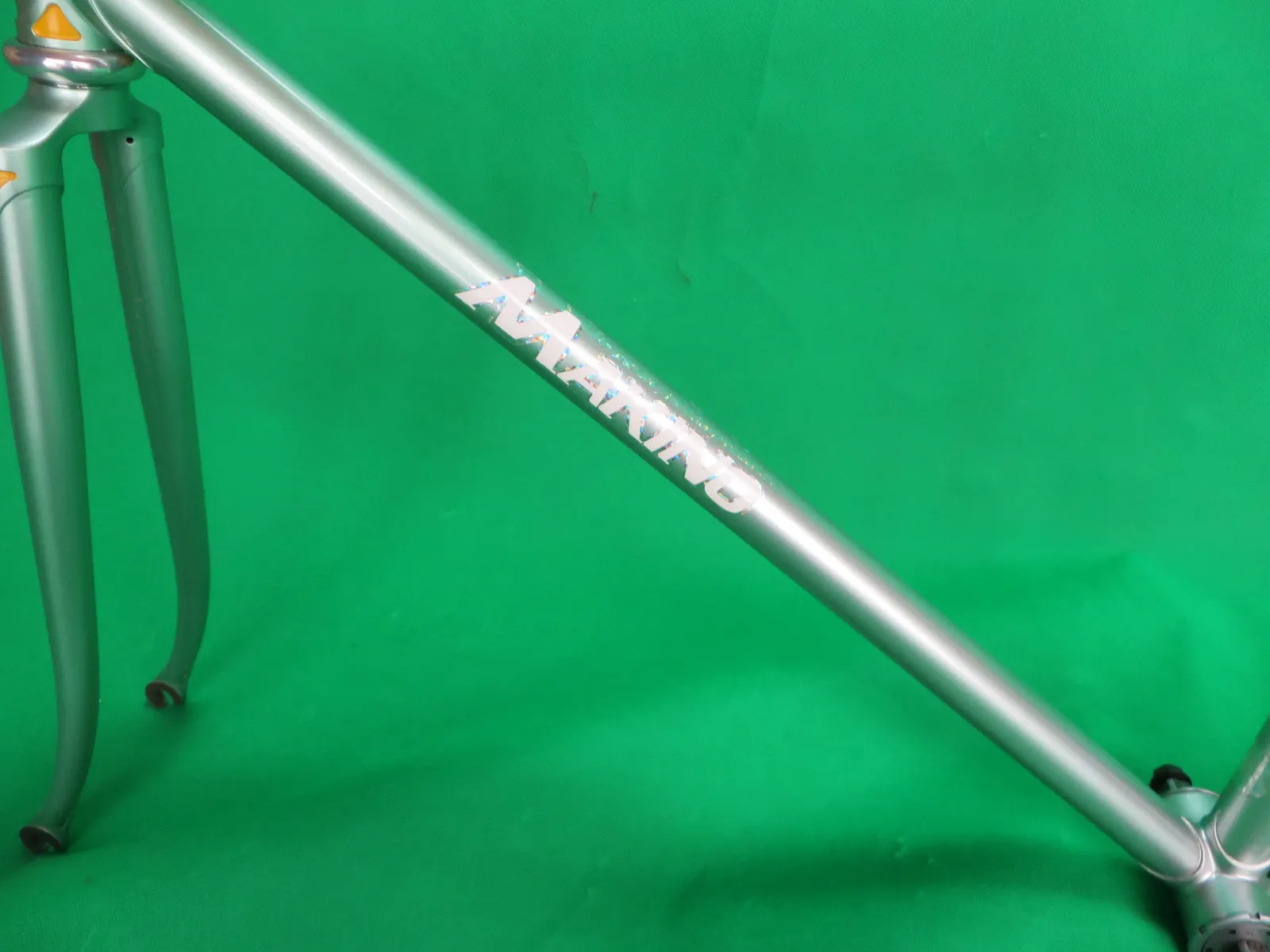 Makino // Ice Green / Silver Metallic Fade // 50cm